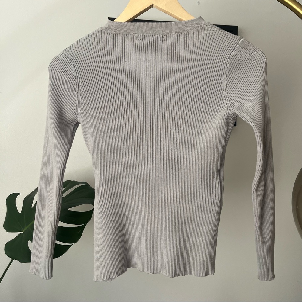 Light Gray Ribbed Light Sweater - Picture 2 of 2